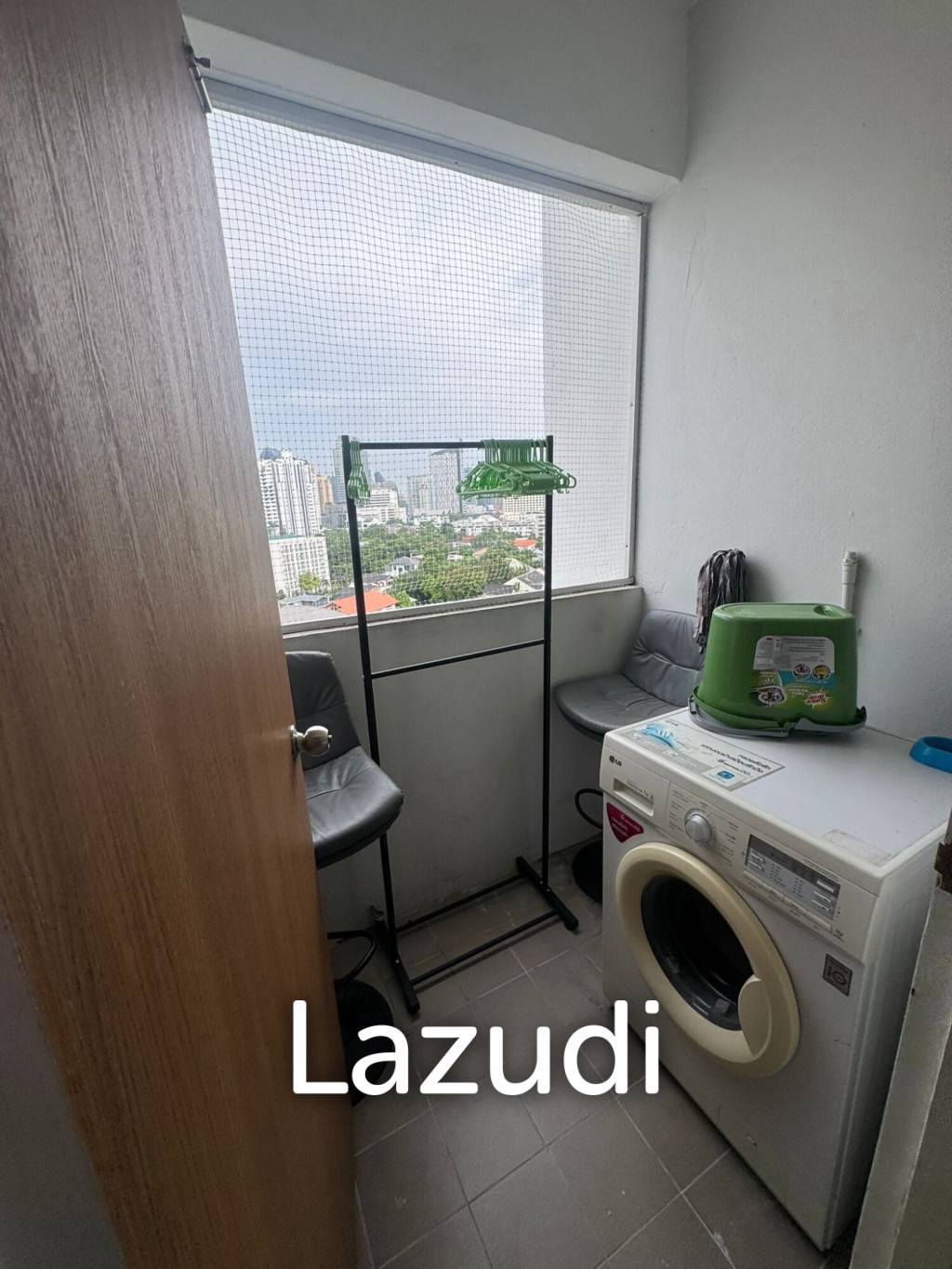 Luxurious 2-Bedroom Condo in D.S. Tower 2 Bangkok