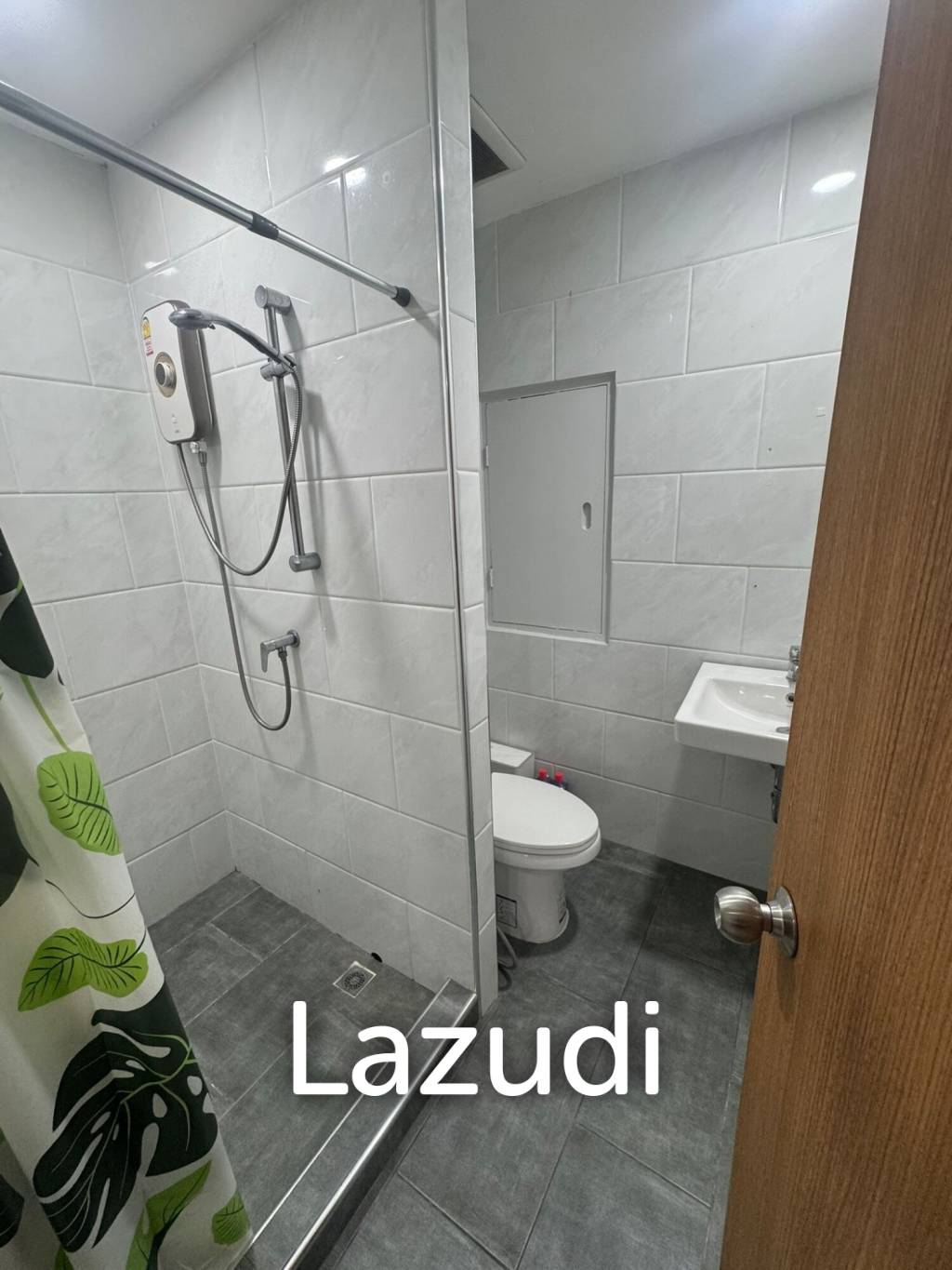 Luxurious 2-Bedroom Condo in D.S. Tower 2 Bangkok