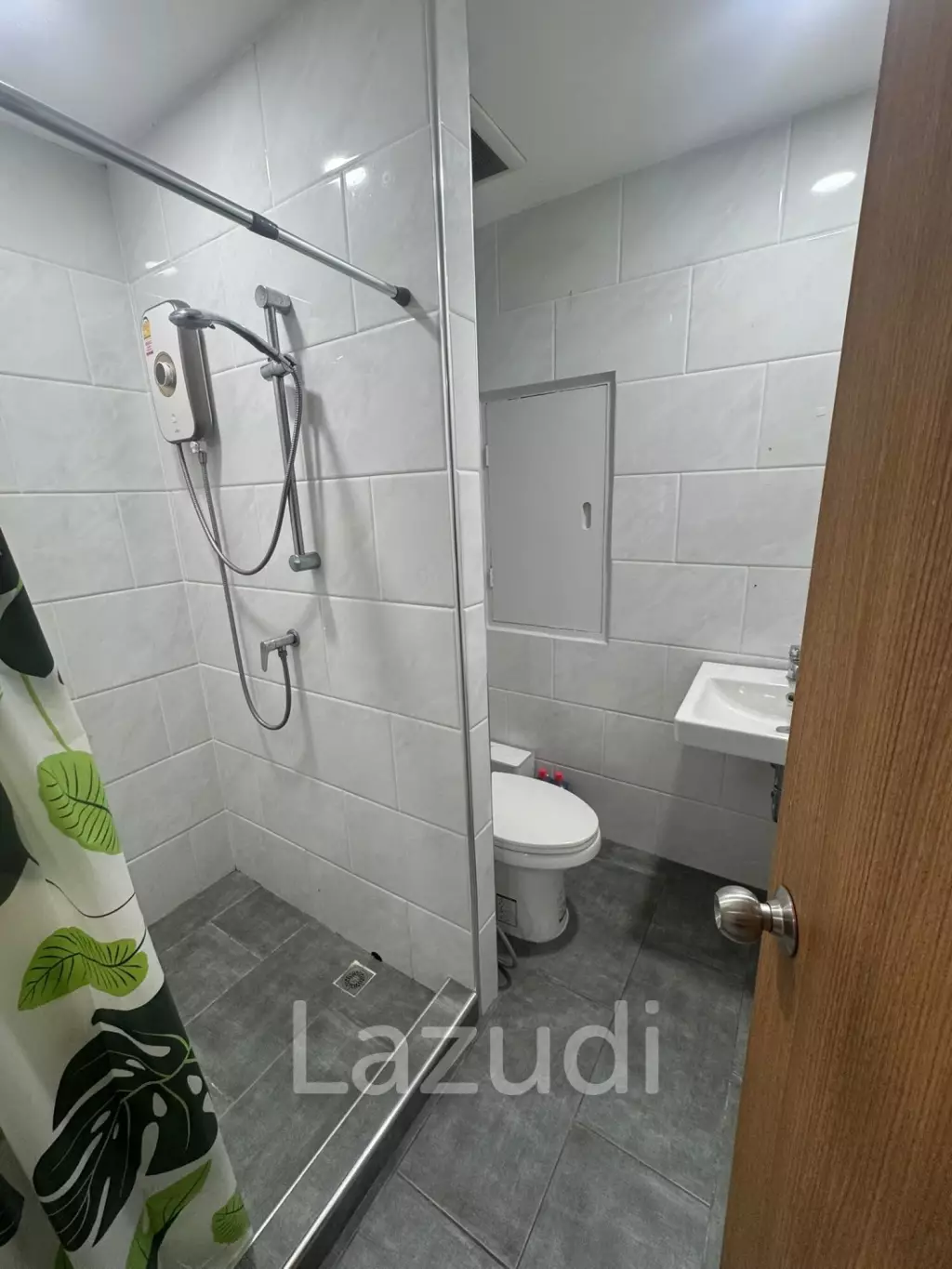 Luxurious 2-Bedroom Condo in D.S. Tower 2 Bangkok