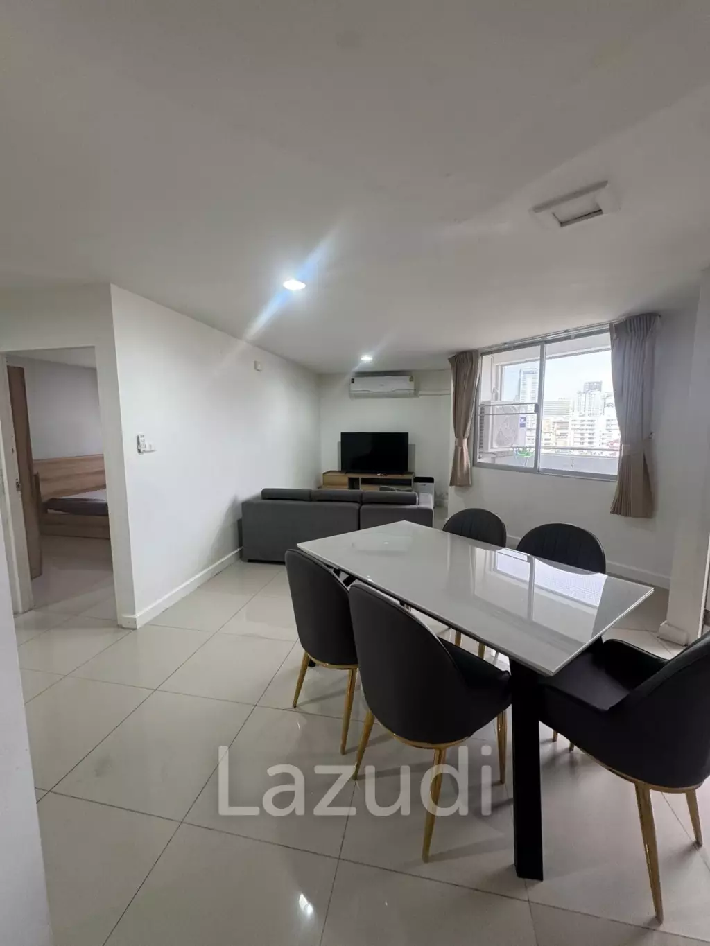 Luxurious 2-Bedroom Condo in D.S. Tower 2 Bangkok
