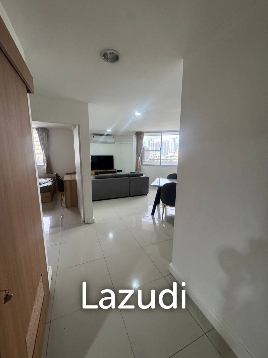 Luxurious 2-Bedroom Condo in D.S. Tower 2 Bangkok