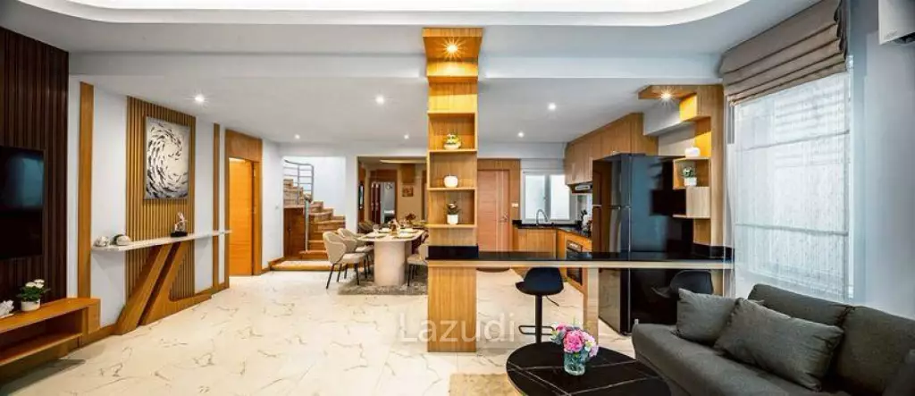 4 Bedrooms 5 Bathrooms 240 SQ.M. Suksabai Villa