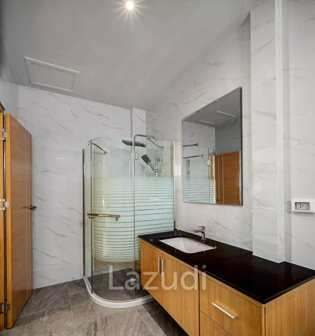 4 Bedrooms 5 Bathrooms 240 SQ.M. Suksabai Villa