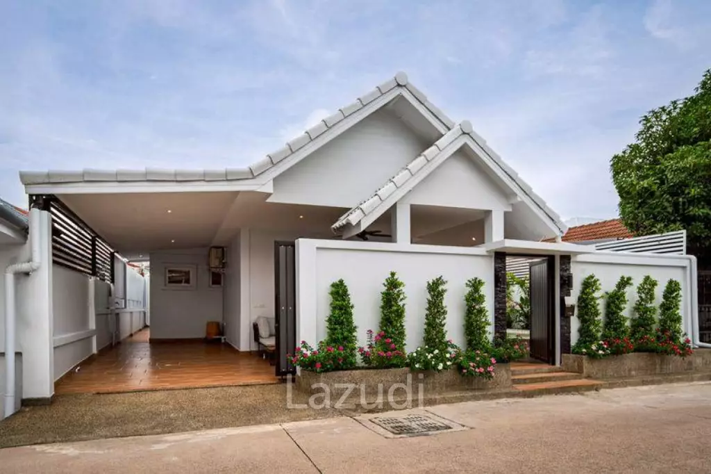 4 Bedrooms 5 Bathrooms 240 SQ.M. Suksabai Villa