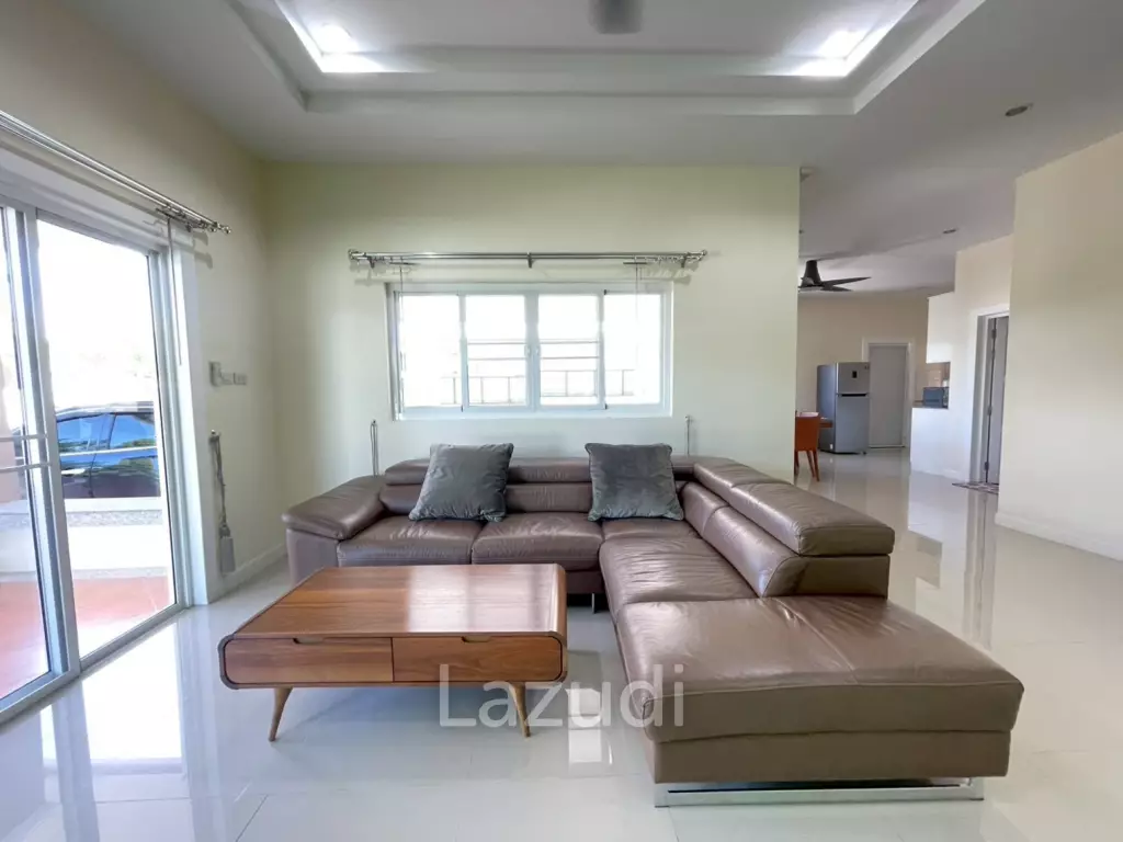 Emerald Scenery: 3-Bedroom Villa, Hua Hin (Soi 112)