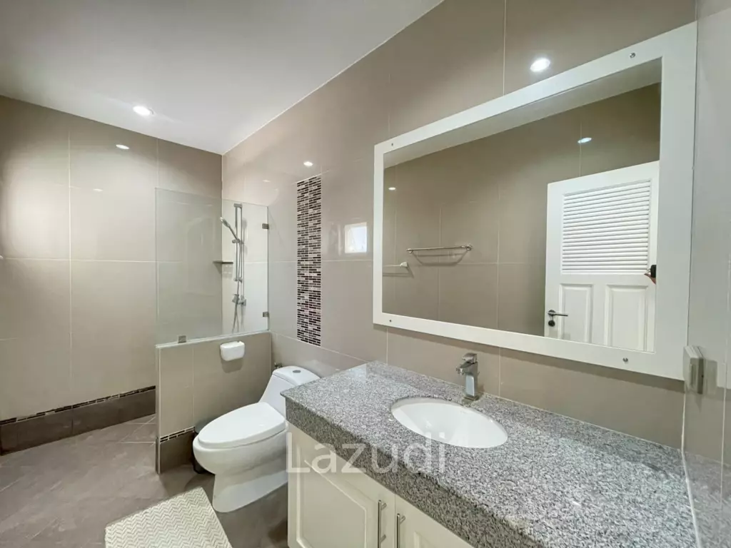 Emerald Scenery: 3-Bedroom Villa, Hua Hin (Soi 112)