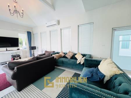 Luxuriöse Pool Villa mit 4 Schlafzimmern in Hua Hin