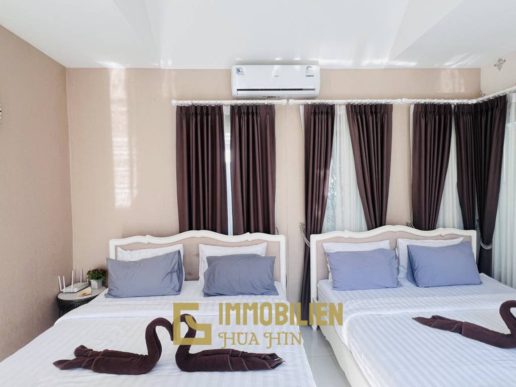 Luxuriöse Pool Villa mit 4 Schlafzimmern in Hua Hin