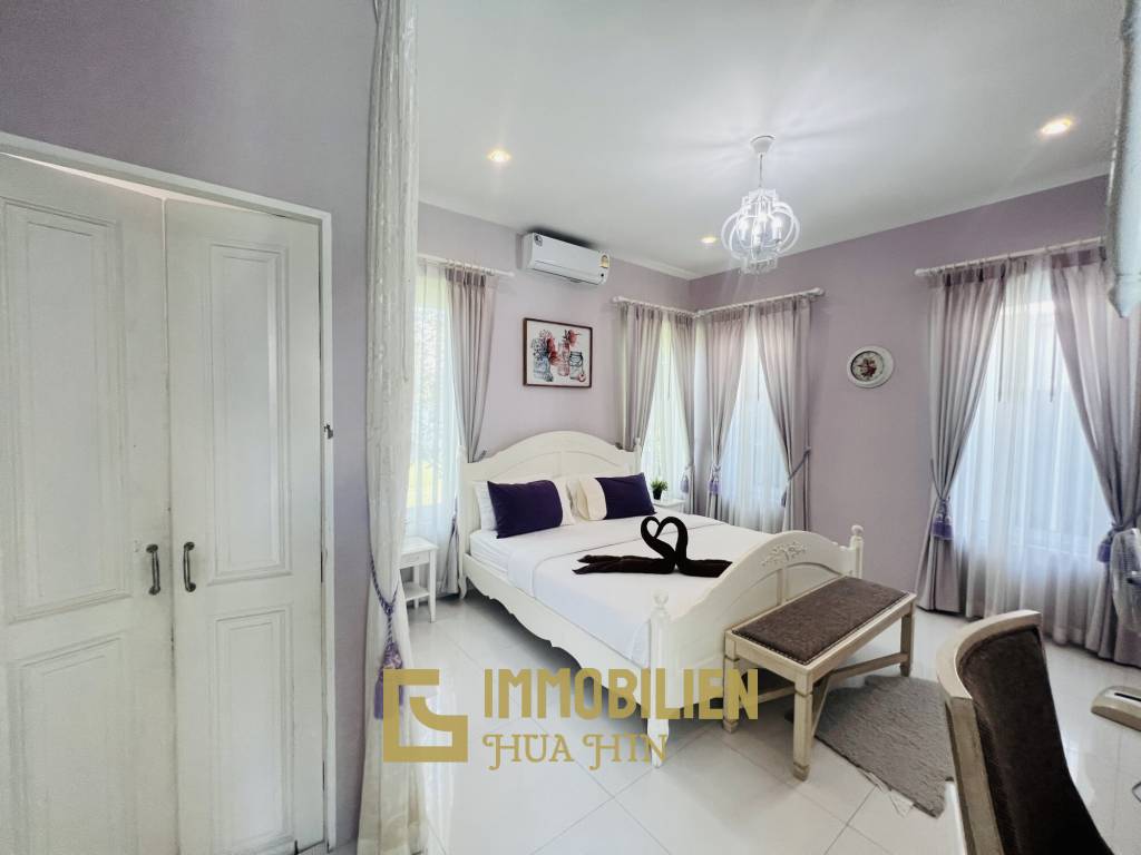 Luxuriöse Pool Villa mit 4 Schlafzimmern in Hua Hin