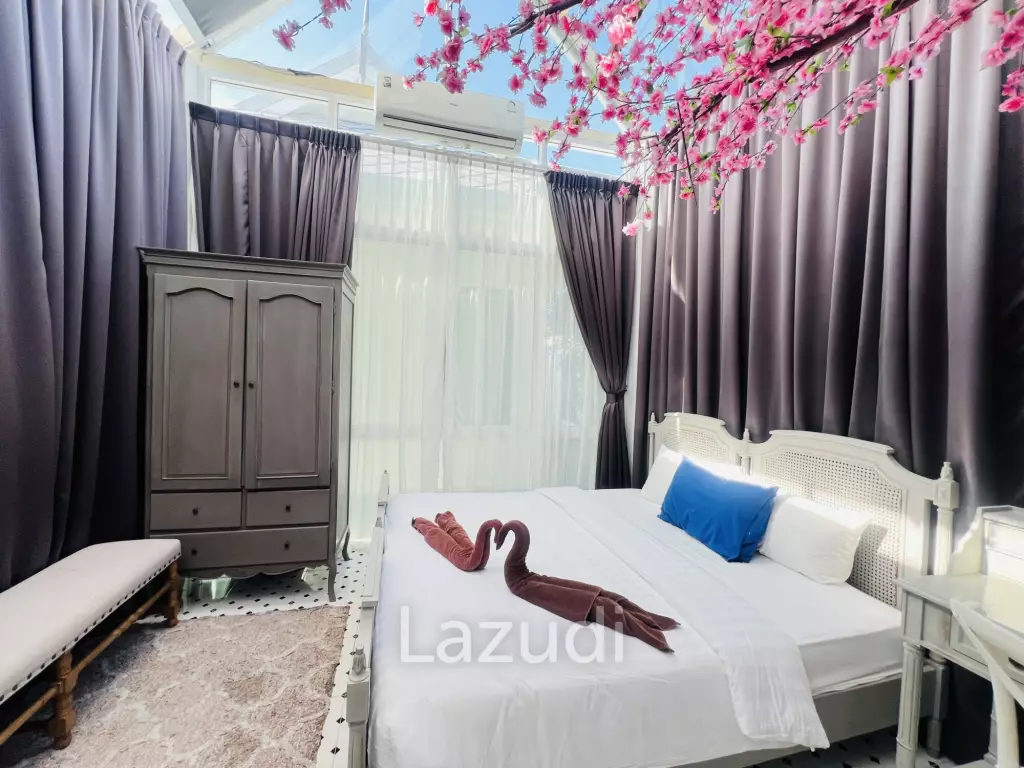 Luxurious 4-Bedroom Pool Villa in Hua Hin
