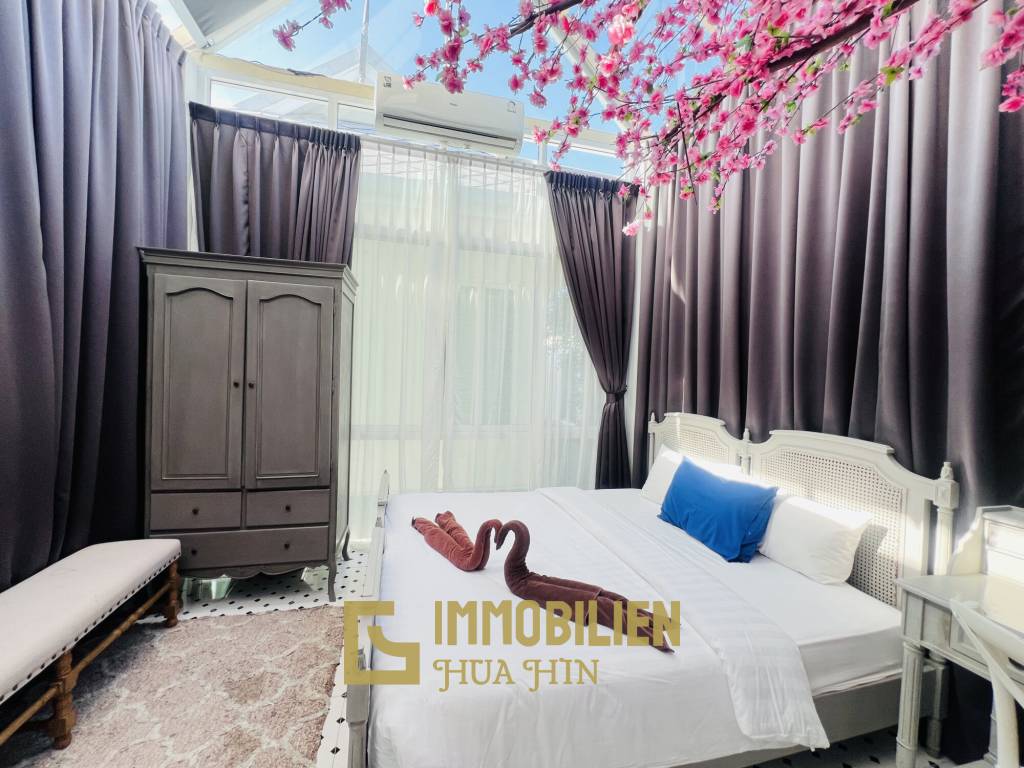 Luxuriöse Pool Villa mit 4 Schlafzimmern in Hua Hin