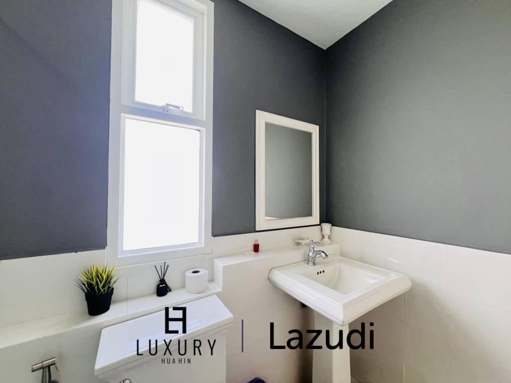 Luxurious 4-Bedroom Pool Villa in Hua Hin