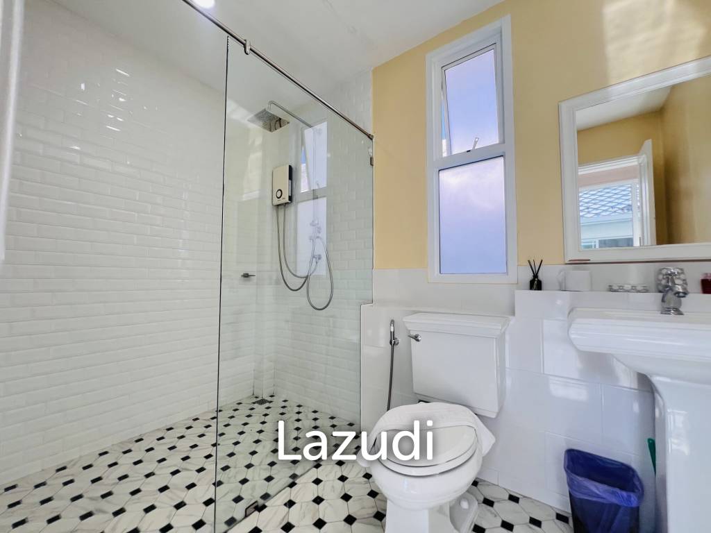 Luxurious 4-Bedroom Pool Villa in Hua Hin