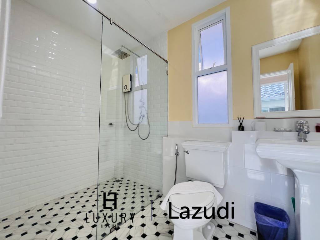 Luxurious 4-Bedroom Pool Villa in Hua Hin