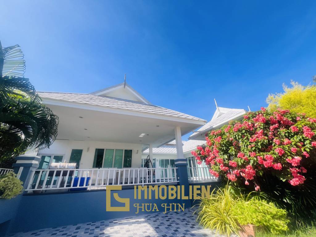 Luxuriöse Pool Villa mit 4 Schlafzimmern in Hua Hin