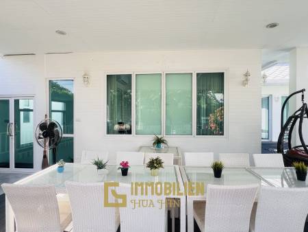 Luxuriöse Pool Villa mit 4 Schlafzimmern in Hua Hin