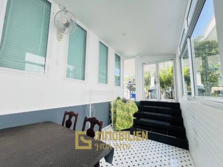 Luxuriöse Pool Villa mit 4 Schlafzimmern in Hua Hin