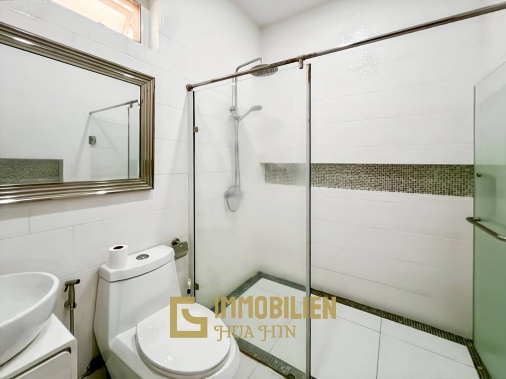 Pool / ruhige Lage / 432 qm Grundstück