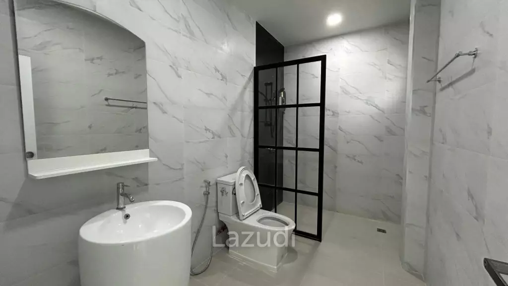 SINGLE POOL VILLA ON SOI 88 : 3 bed with large land plot
