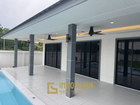 Piscine / 4 chambres / terrain de 850 m²