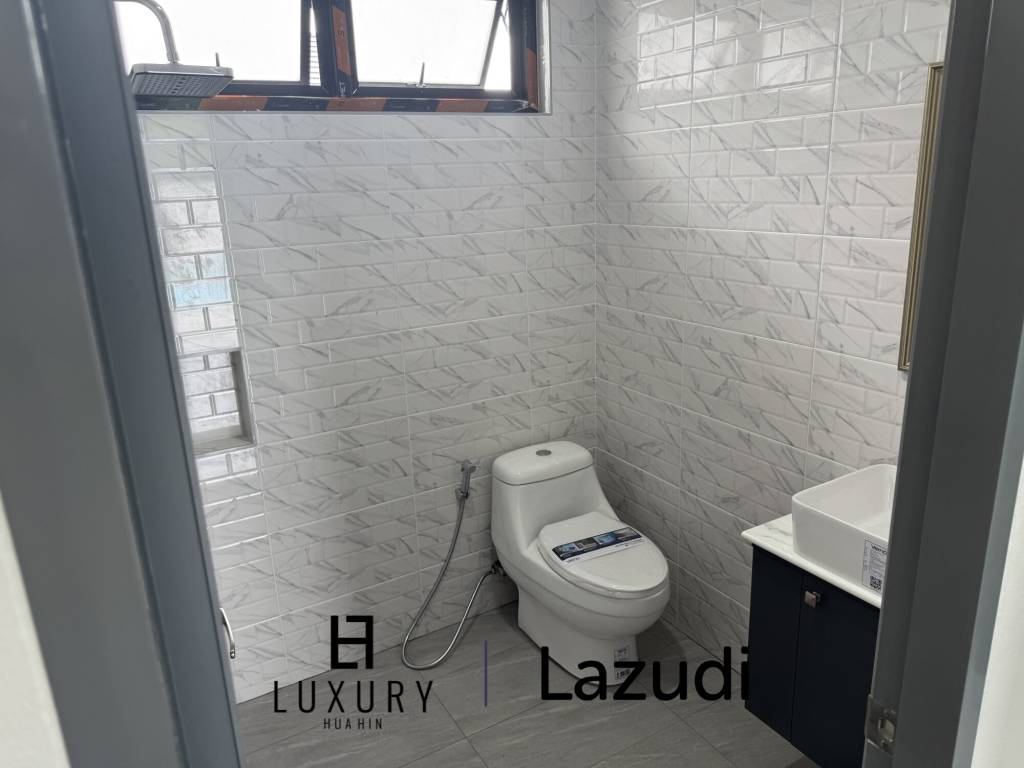 Sam Roi Yot: Brand-New 4-Bedroom Pool Villa Modern, No Fees