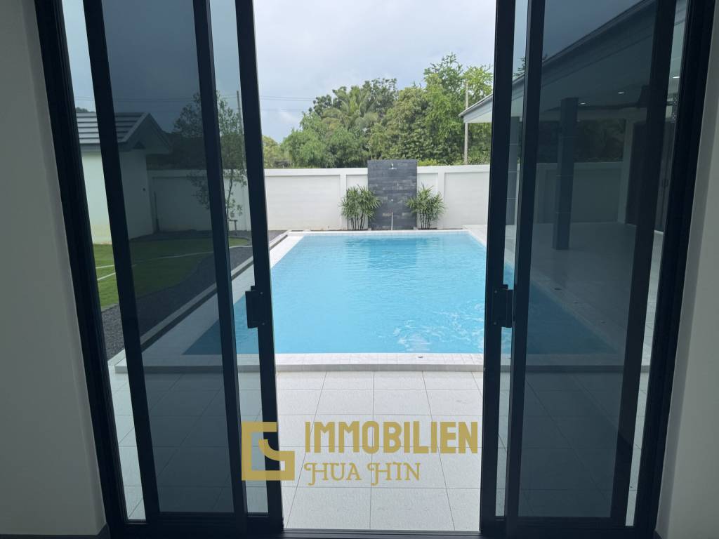 Piscine / 4 chambres / terrain de 850 m²