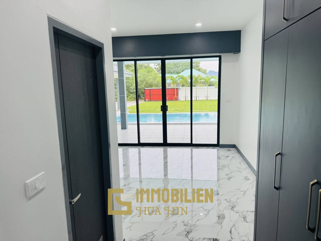 Piscine / 4 chambres / terrain de 850 m²