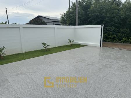 Proche de la plage / 4 chambres / Terrain de 850 m²