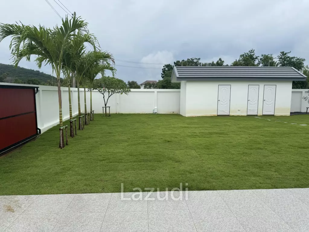 SAM ROI YOT: Modern 4-Bedroom Pool Villa  Khao Kalok Beach