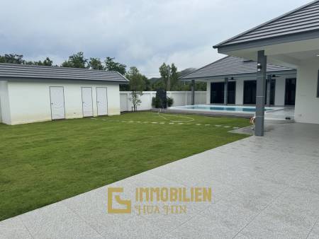 Proche de la plage / 4 chambres / Terrain de 850 m²