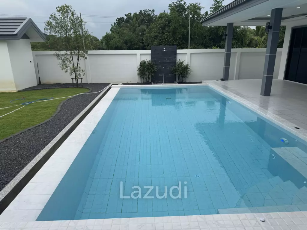 SAM ROI YOT: Modern 4-Bedroom Pool Villa  Khao Kalok Beach