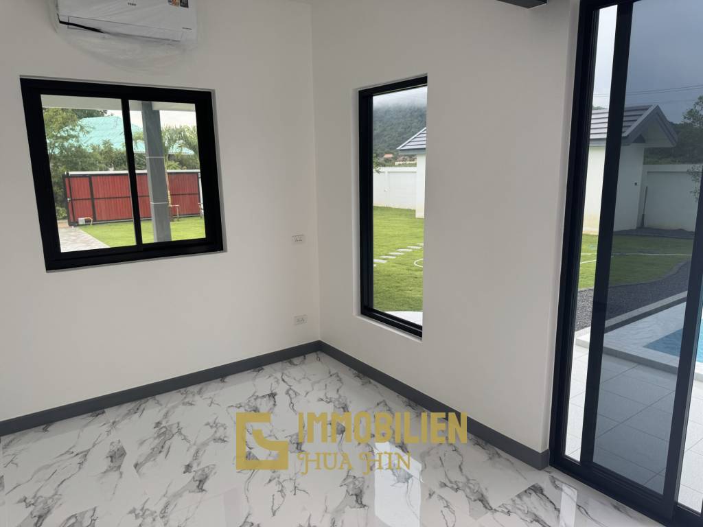 Proche de la plage / 4 chambres / Terrain de 850 m²