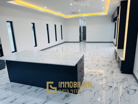 Proche de la plage / 4 chambres / Terrain de 850 m²