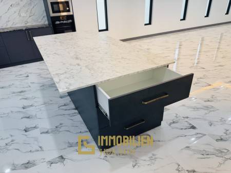 Proche de la plage / 4 chambres / Terrain de 850 m²