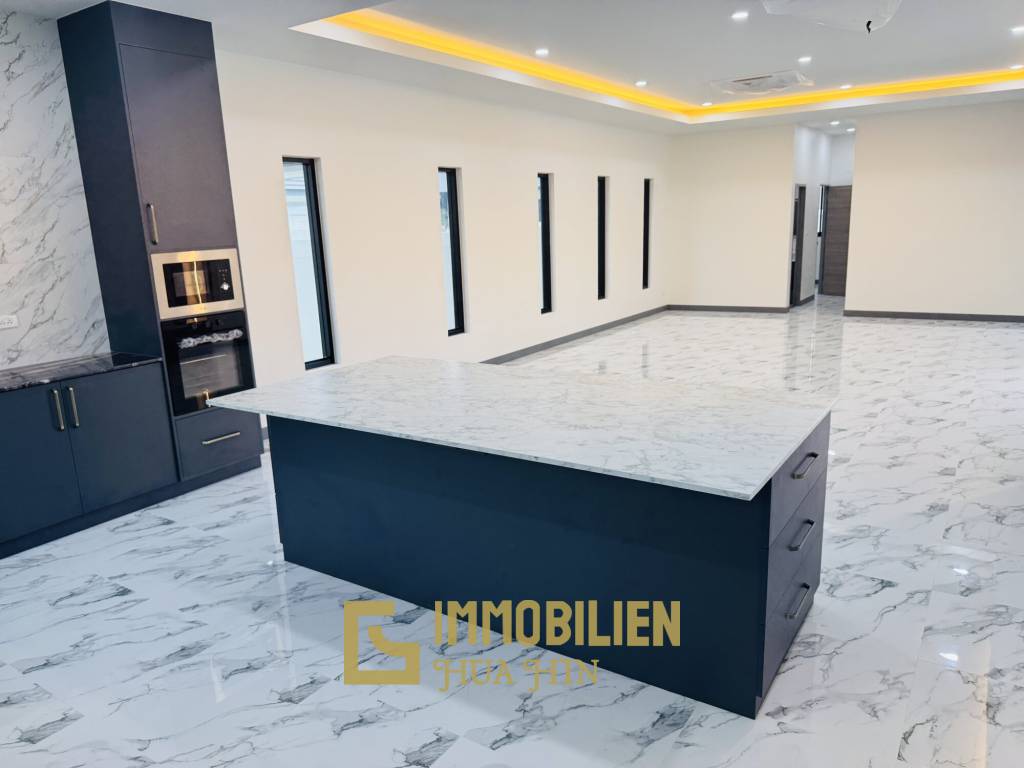 Proche de la plage / 4 chambres / Terrain de 850 m²