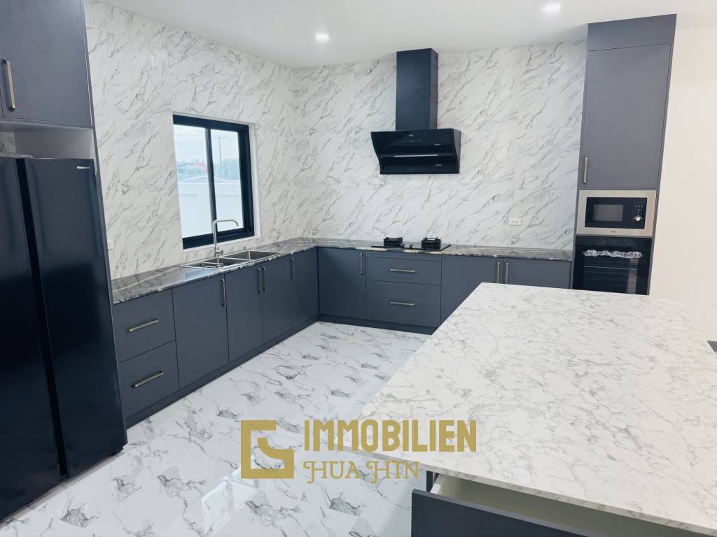 Proche de la plage / 4 chambres / Terrain de 850 m²