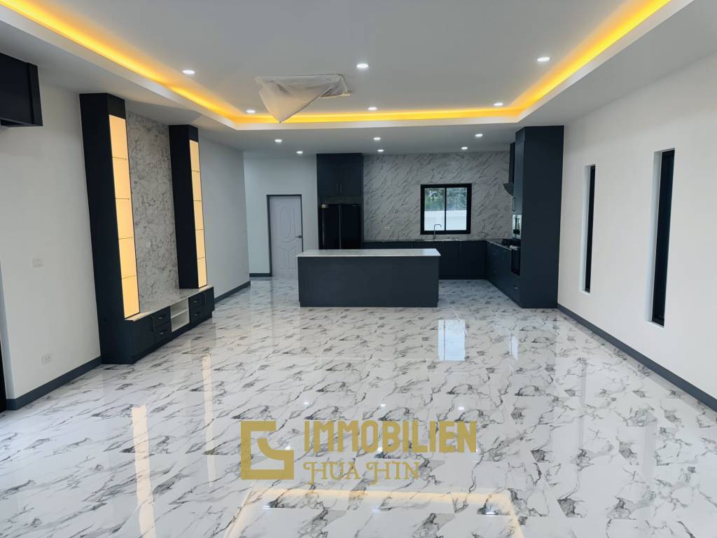 Proche de la plage / 4 chambres / Terrain de 850 m²