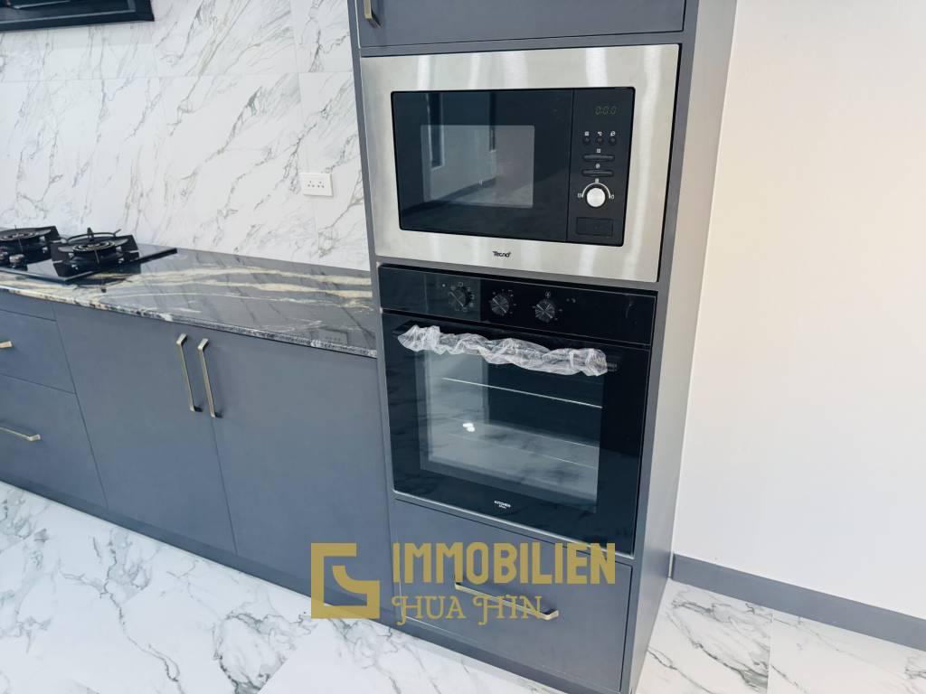 Proche de la plage / 4 chambres / Terrain de 850 m²