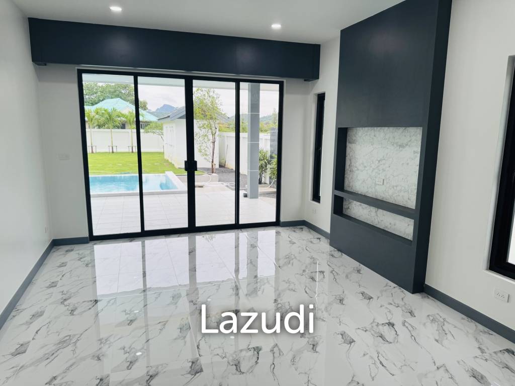 SAM ROI YOT: Modern 4-Bedroom Pool Villa  Khao Kalok Beach