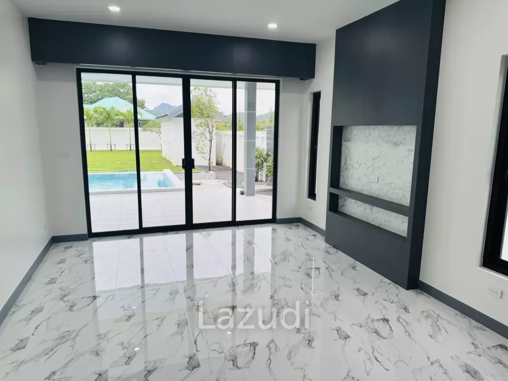 SAM ROI YOT: Modern 4-Bedroom Pool Villa  Khao Kalok Beach