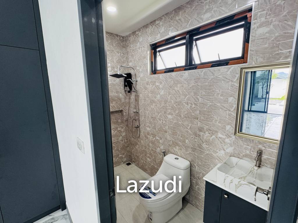 SAM ROI YOT: Modern 4-Bedroom Pool Villa  Khao Kalok Beach