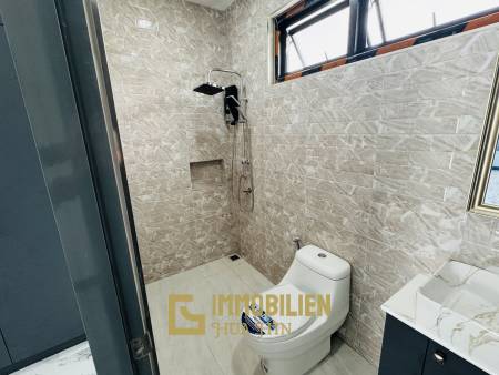 Proche de la plage / 4 chambres / Terrain de 850 m²