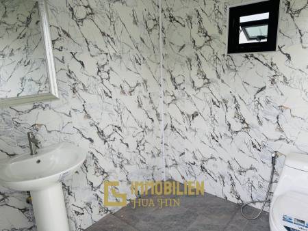 Proche de la plage / 4 chambres / Terrain de 850 m²