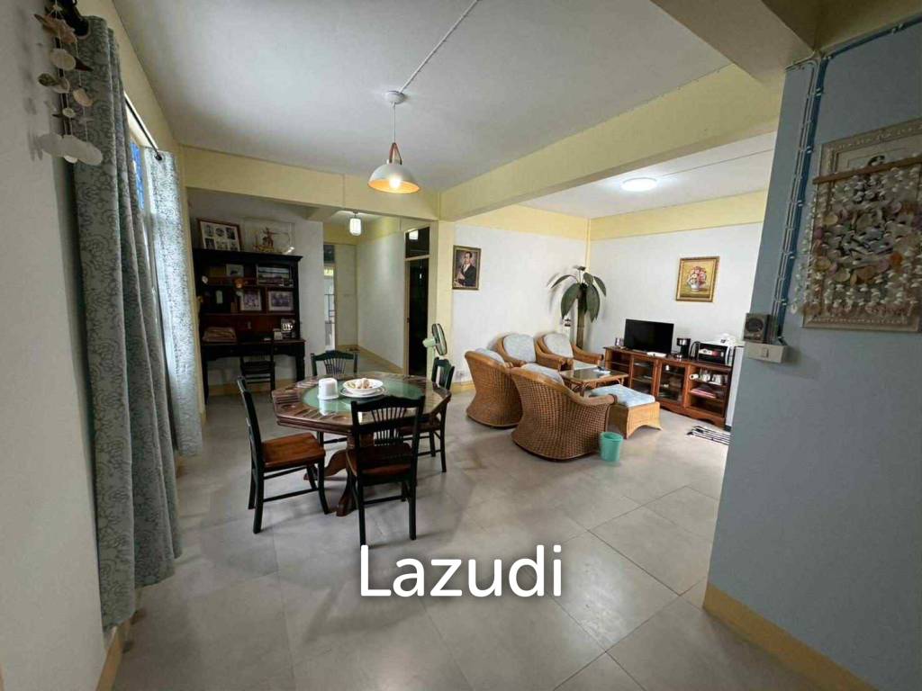 Soi Na Ranong: 3 bedrooms Townhouse only 70 m from Beach