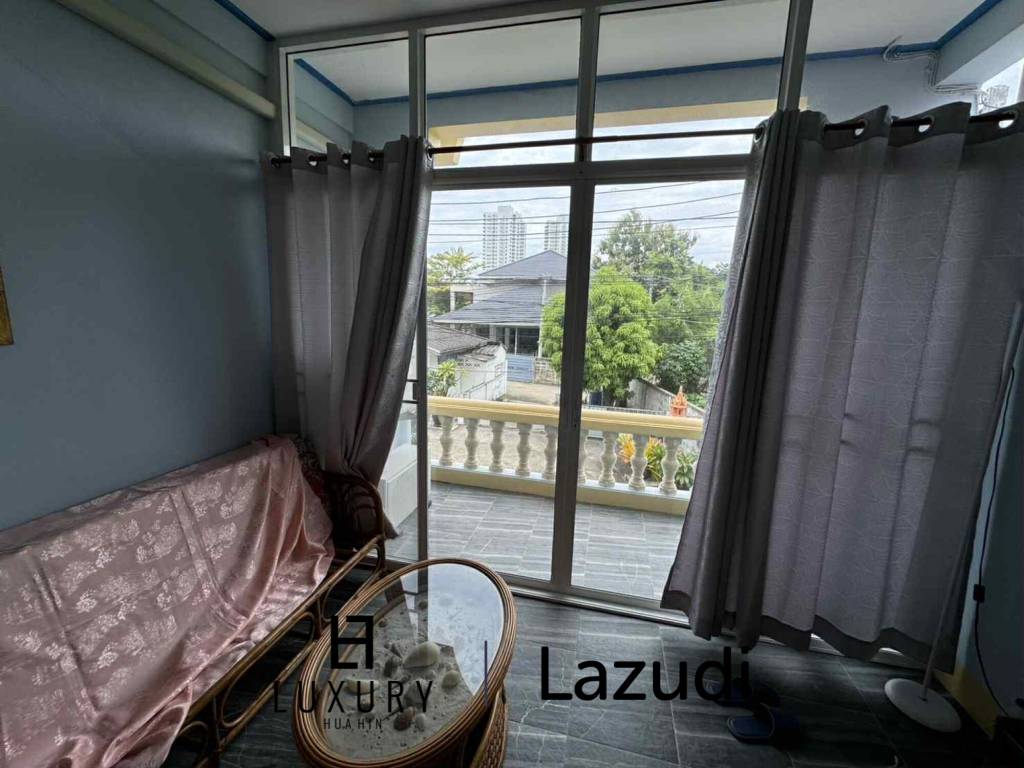 ซอยนรารงค์: ทาวน์เฮ้าส์ 3 ห้องนอน ห่างจากชายหาดเพียง 70 เมตร