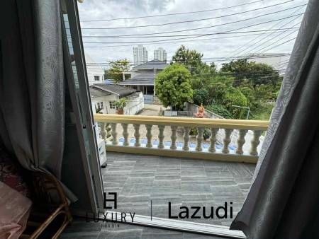 ซอยนรารงค์: ทาวน์เฮ้าส์ 3 ห้องนอน ห่างจากชายหาดเพียง 70 เมตร