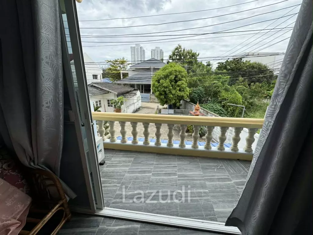 Soi Na Ranong: 3 bedrooms Townhouse only 70 m from Beach