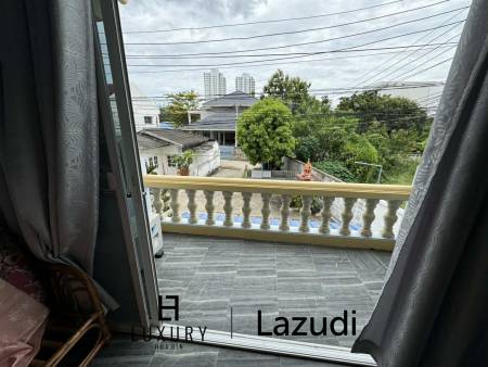 ซอยนรารงค์: ทาวน์เฮ้าส์ 3 ห้องนอน ห่างจากชายหาดเพียง 70 เมตร