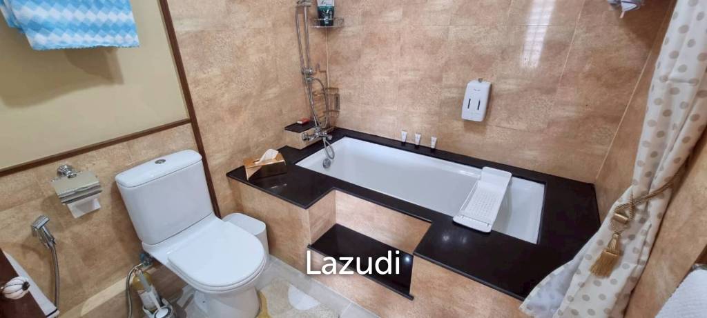 5 Storey Commercial Building In Pratumnak