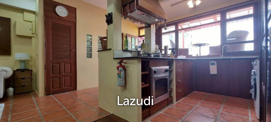 5 Storey Commercial Building In Pratumnak